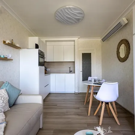 Apartment Met Zeezicht